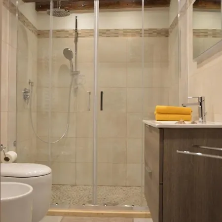 Con Corte Privata * Velence